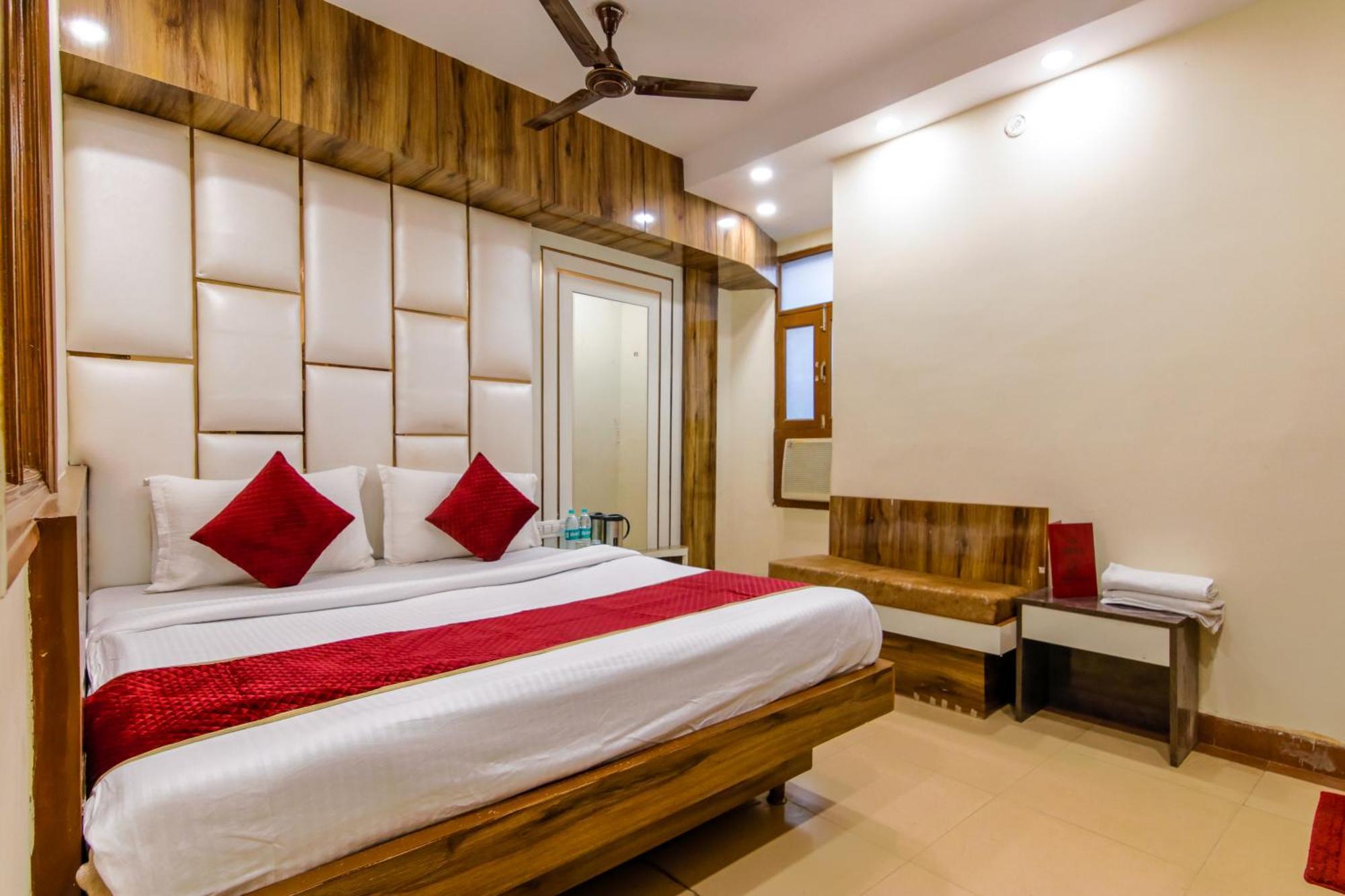 Hotel The Price Main Bazar Pahar Ganj