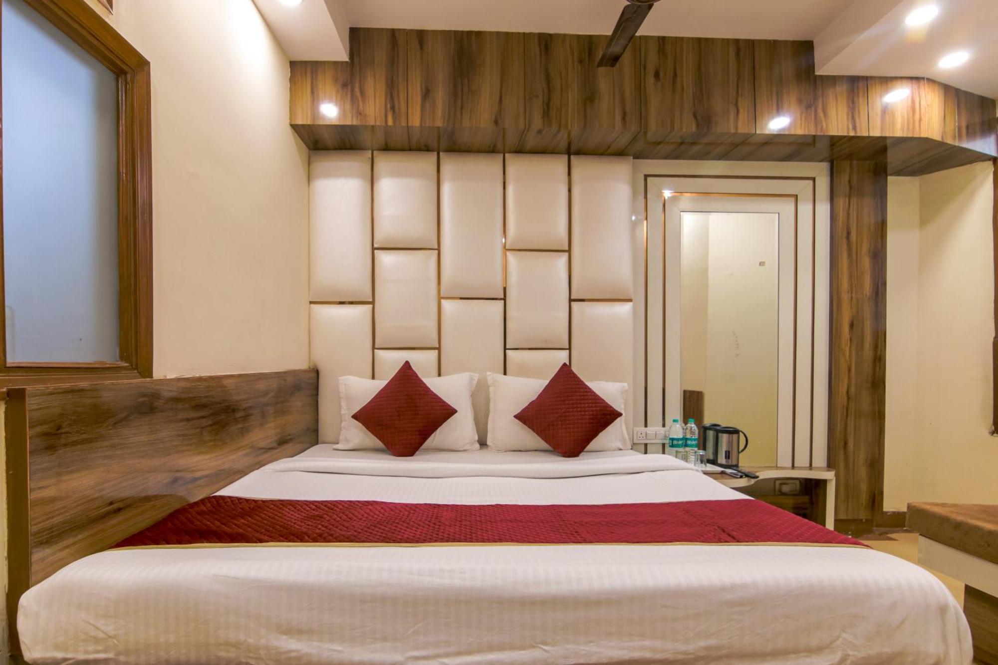 Hotel The Price Main Bazar Pahar Ganj New Delhi