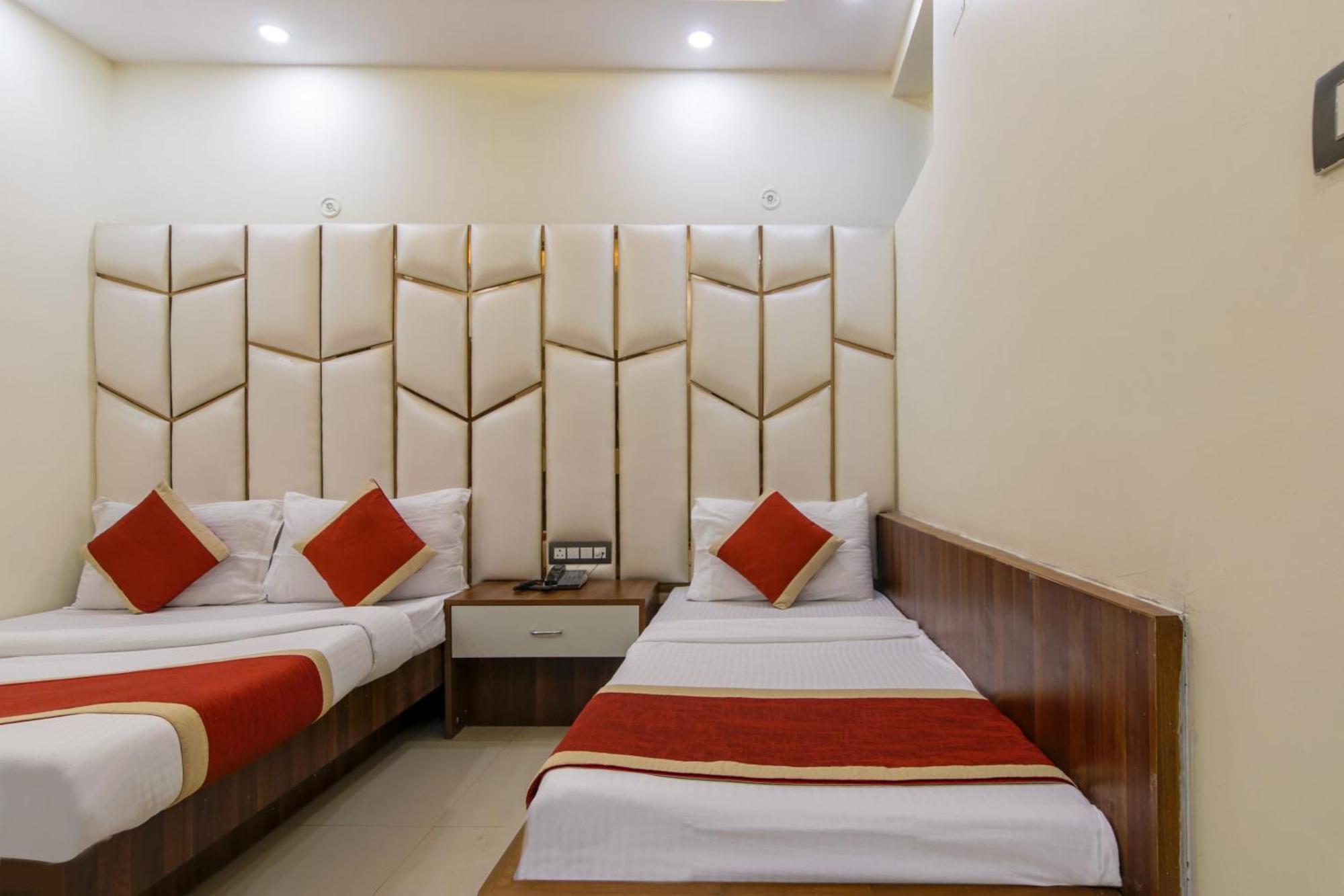 Hotel The Price Main Bazar Pahar Ganj New Delhi